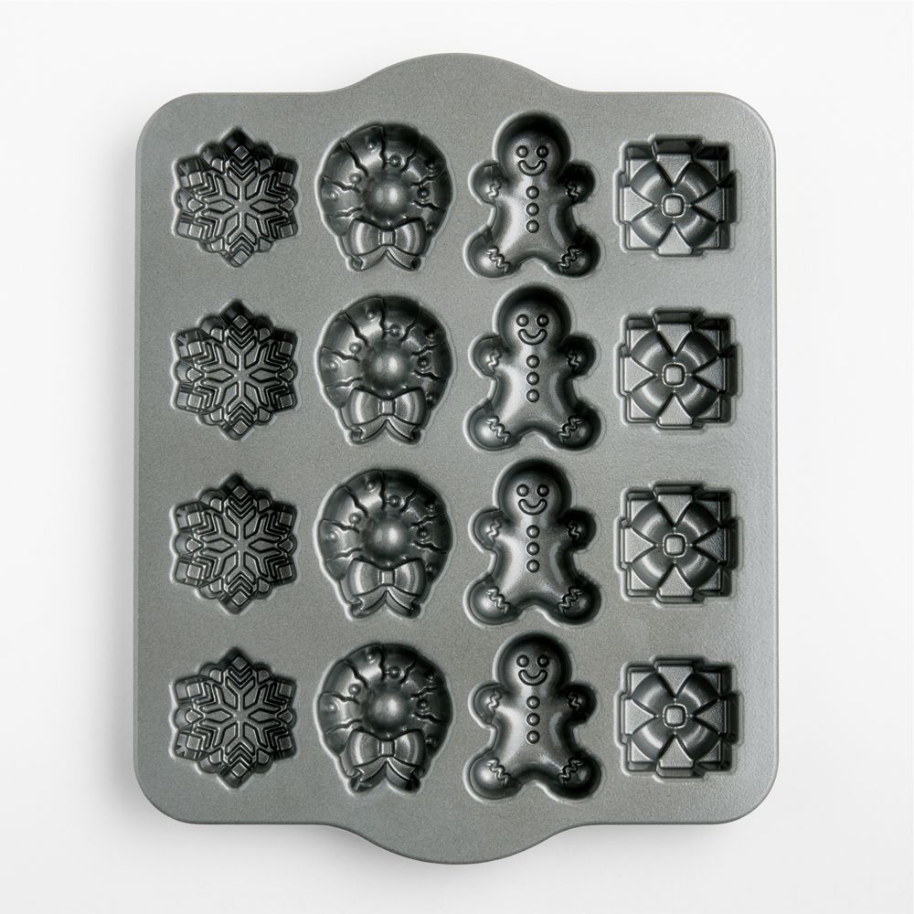 Nordic Ware Holiday Teacakes Cakelet Pan