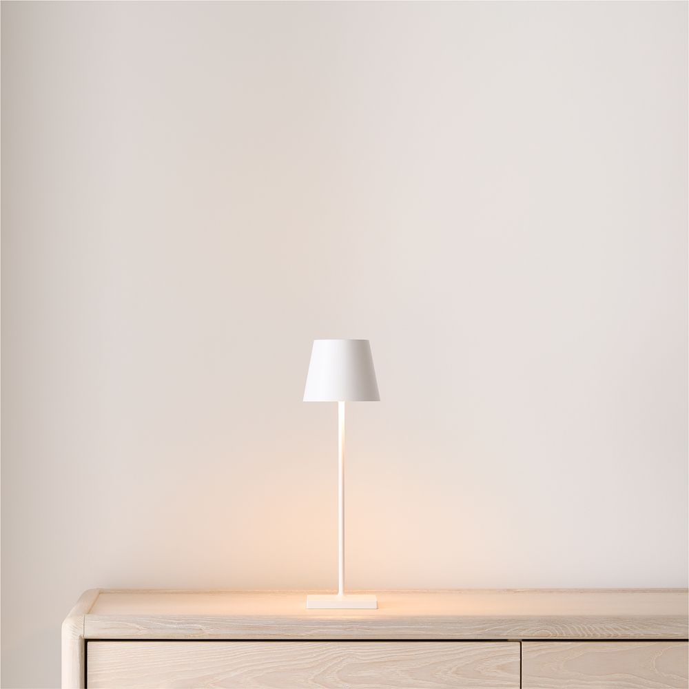 Poldina Pro White Metal Table Lamp by Zafferano America 15"