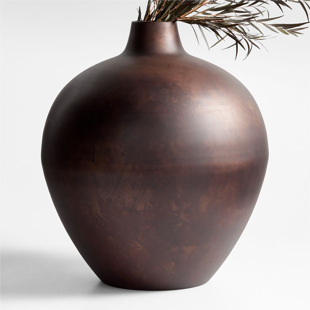 Apone Iron Vases