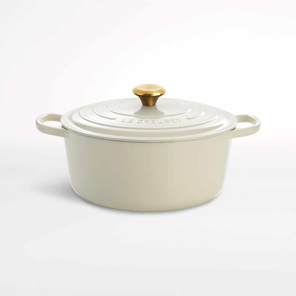Le Creuset Signature 7.25-Qt. Cream Enameled Cast Iron Dutch Oven