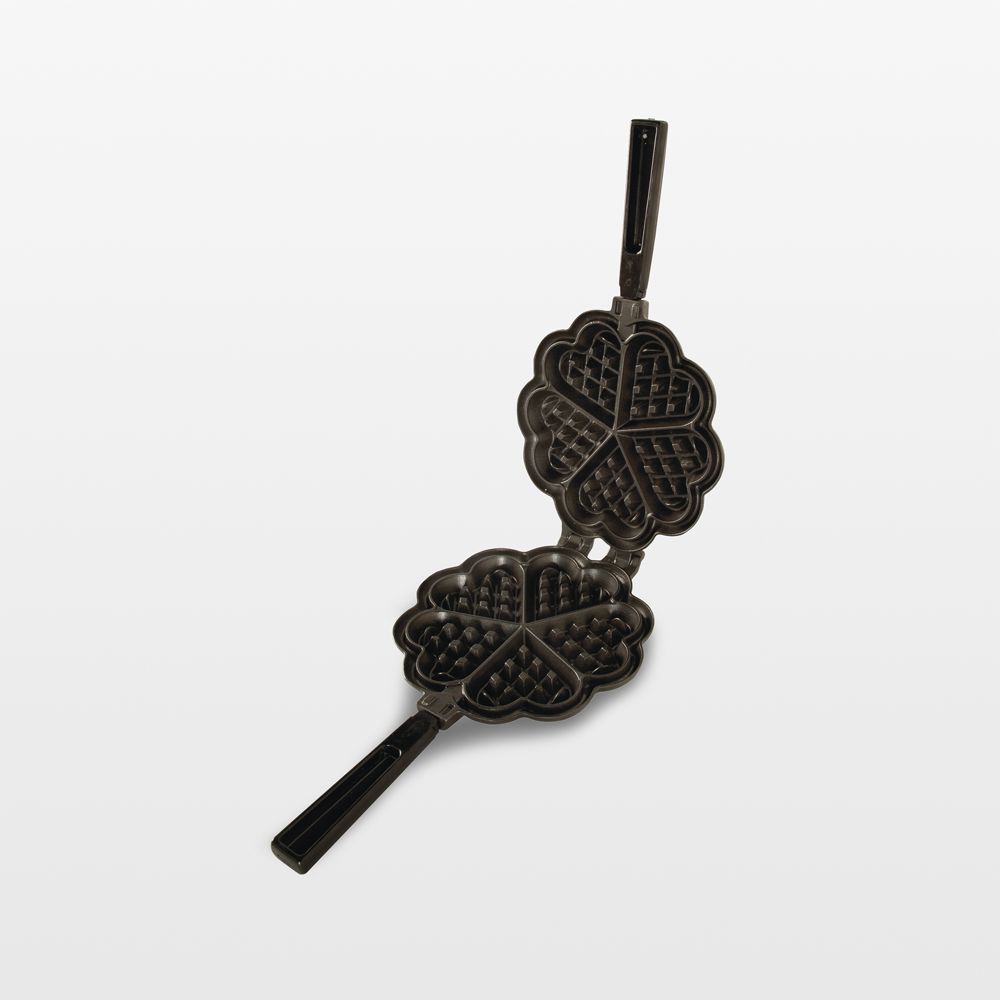Nordic Ware Sweetheart Waffler