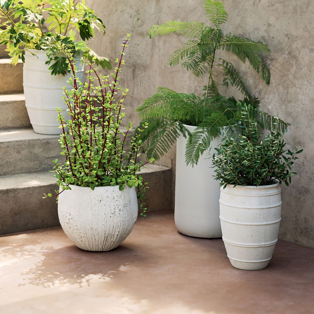 Kina Indoor/Outdoor Fiberstone Planter- Image 2
