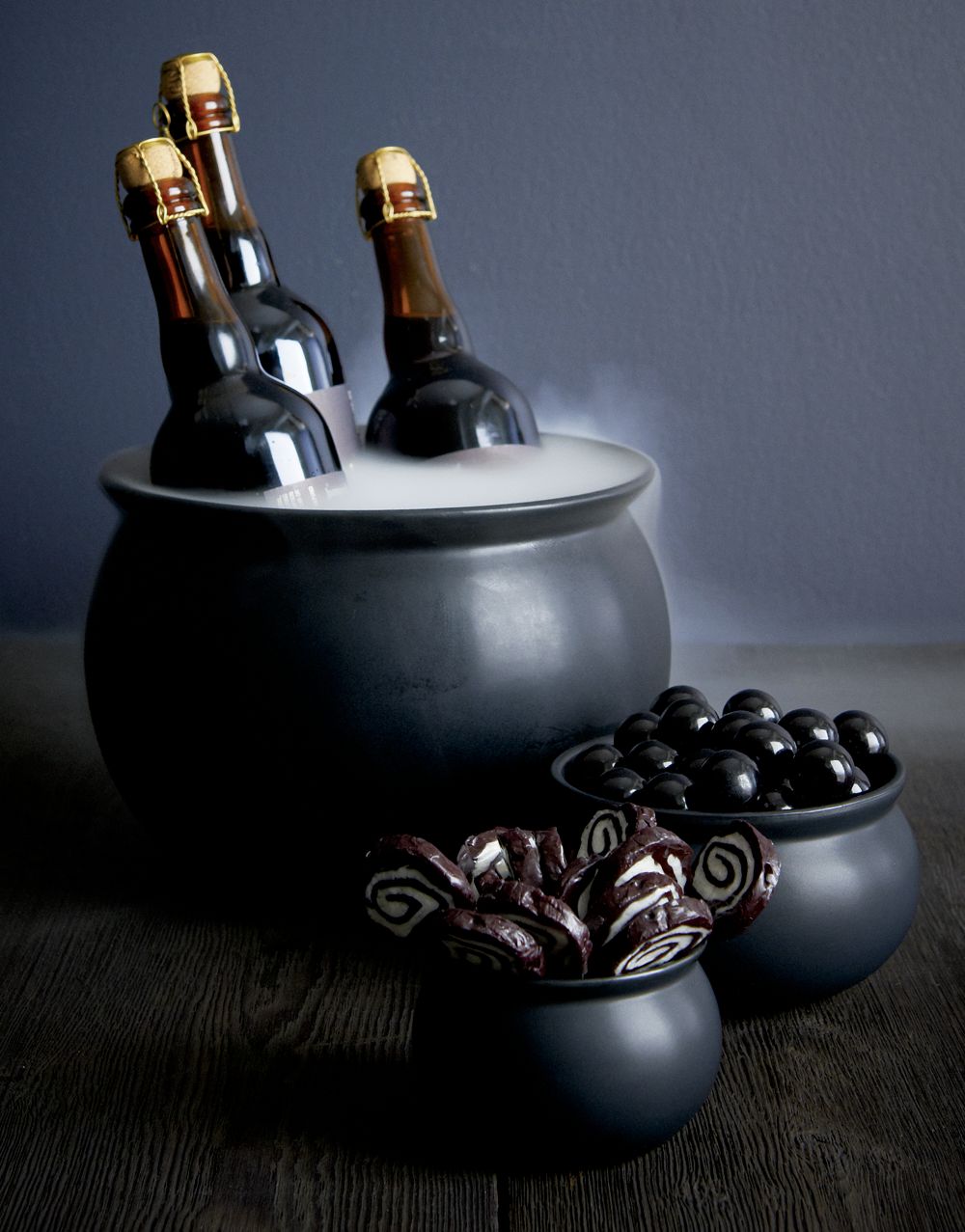 Alternative view of Cauldron Ceramic Halloween Bowls