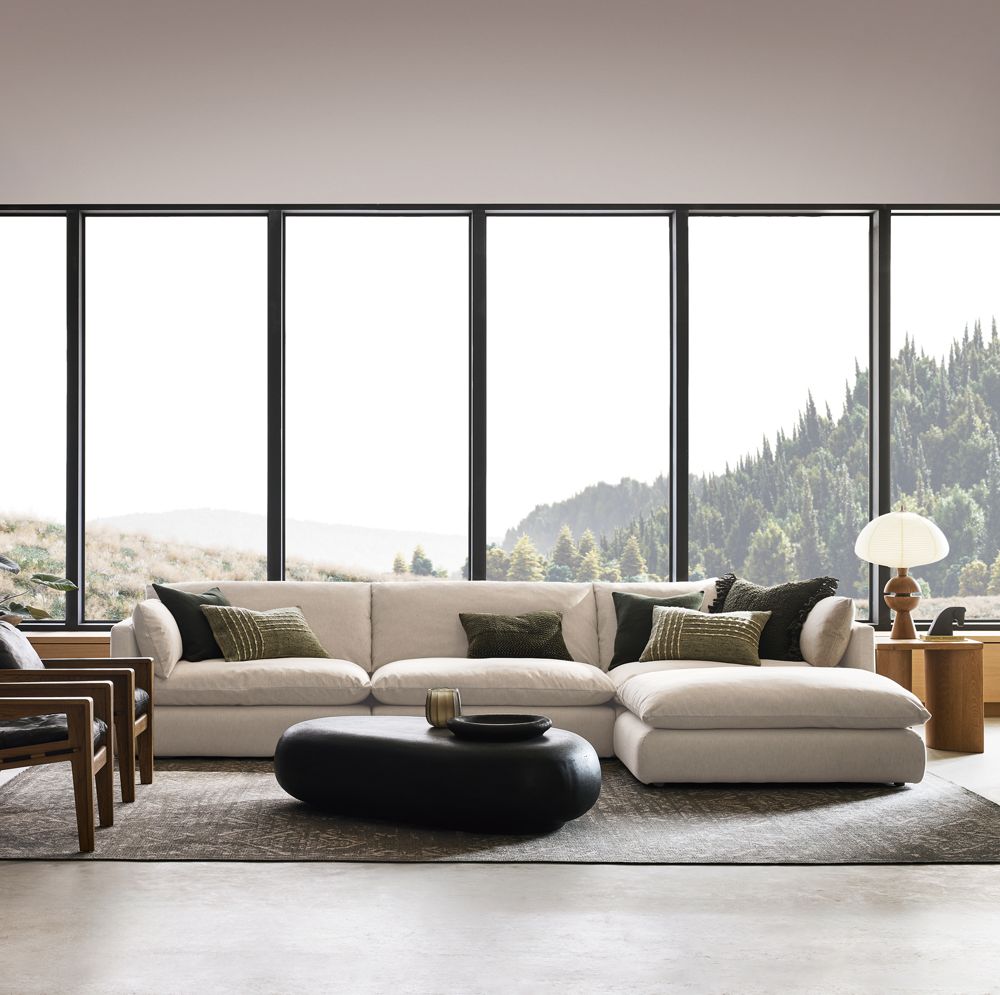 Alternative view of Unwind Slipcovered Sofa (92"-148")